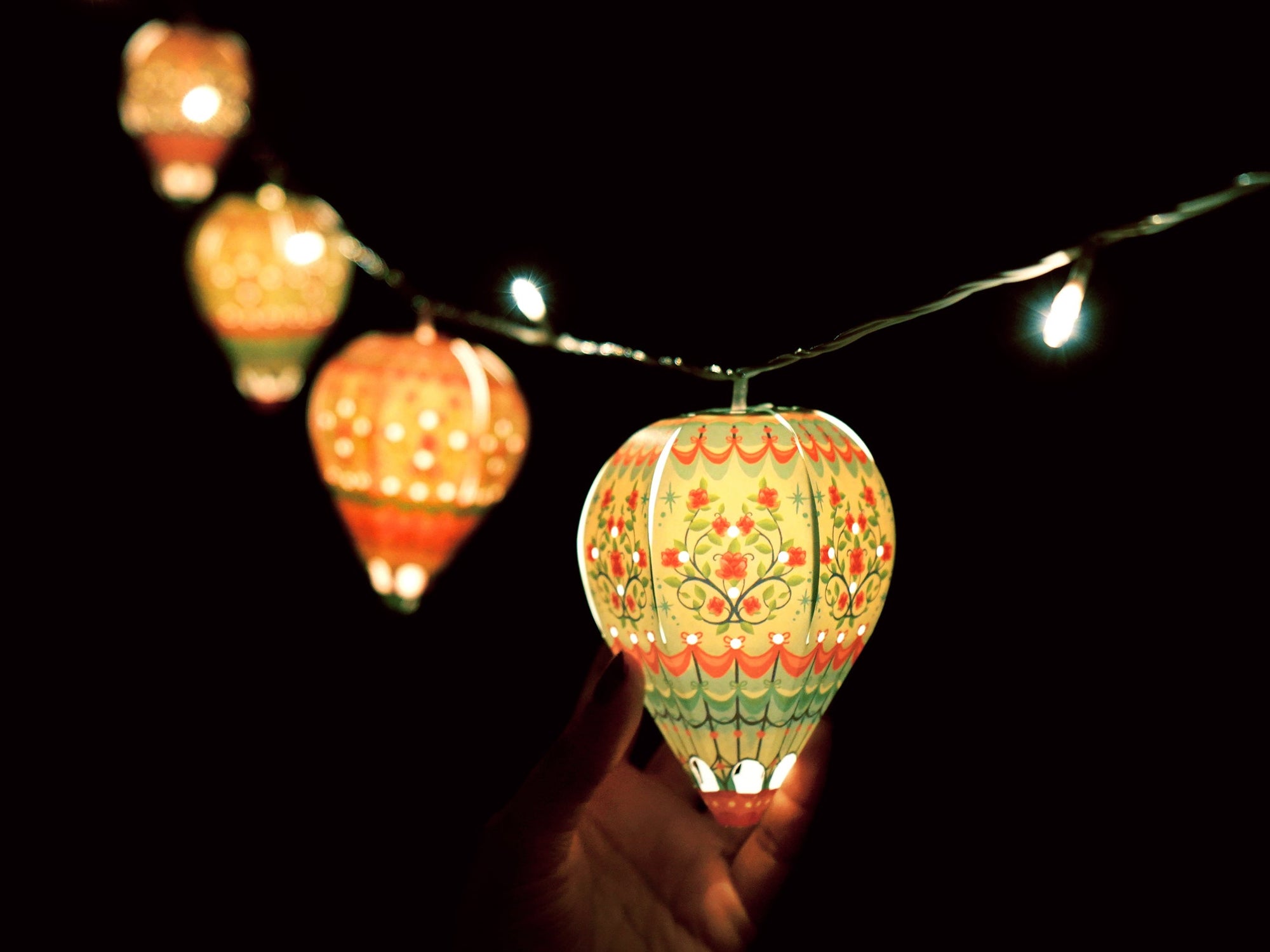 Set of 10 Mini Hot Air Balloon Lamp Shades with Fairy Lights