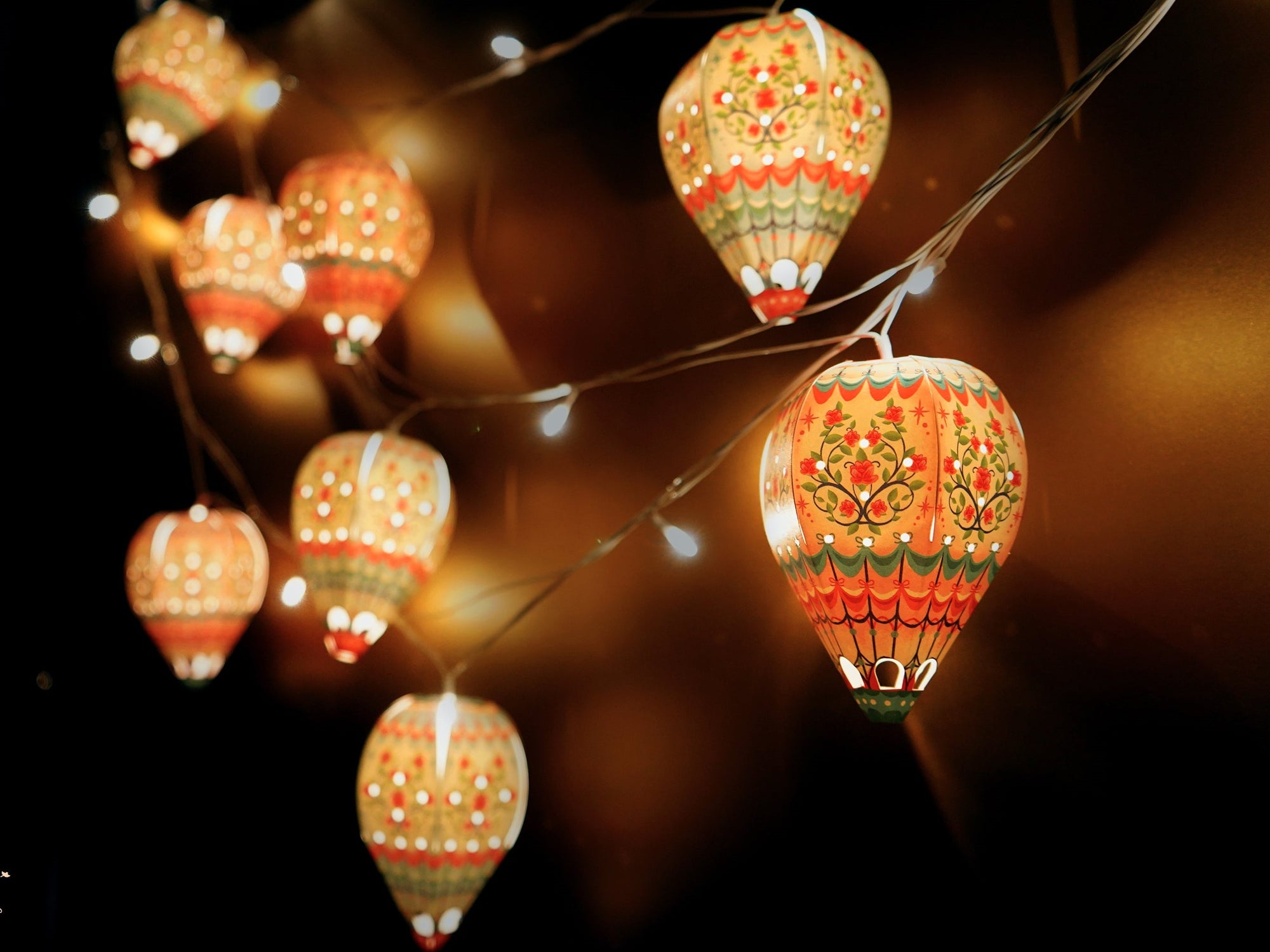 Set of 10 Mini Hot Air Balloon Lamp Shades with Fairy Lights